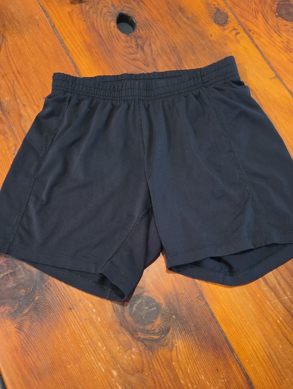Athletic Shorts With Three Back Pockets Size Large